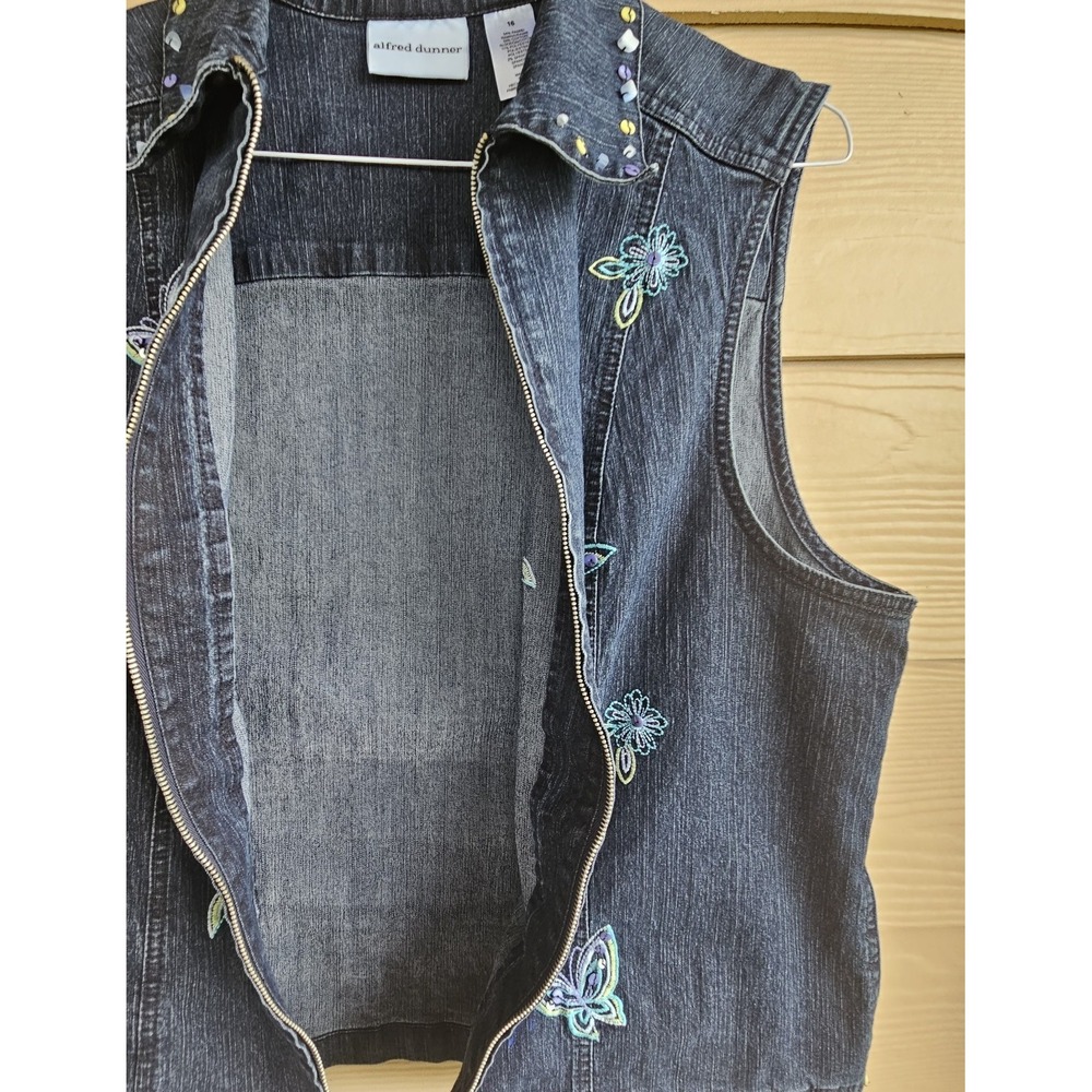 Alfred Dunner Denim Sleeveless Zip Up Jacket Vest Size 16 Embroidery Butterflies - Picture 2 of 12